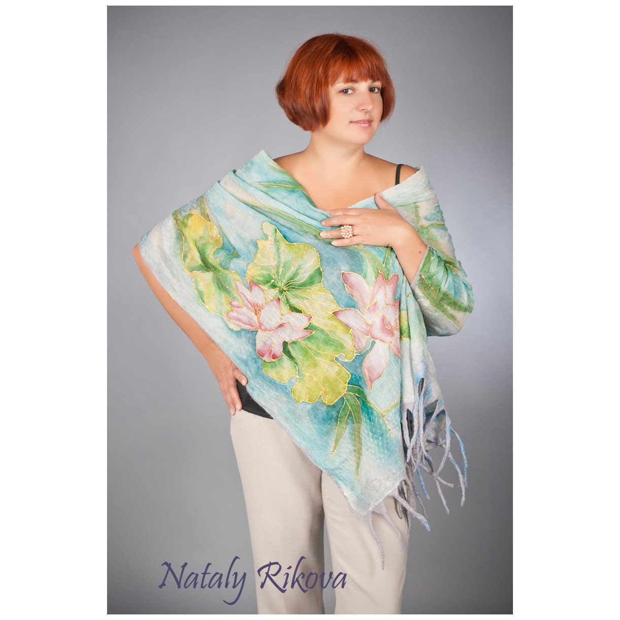 Luxurious double-sided shawl with hand-painted and Nuno Felt