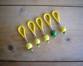 MEDIUM flexible knitting stitch markers - Set of 5 (Yellow/Green)