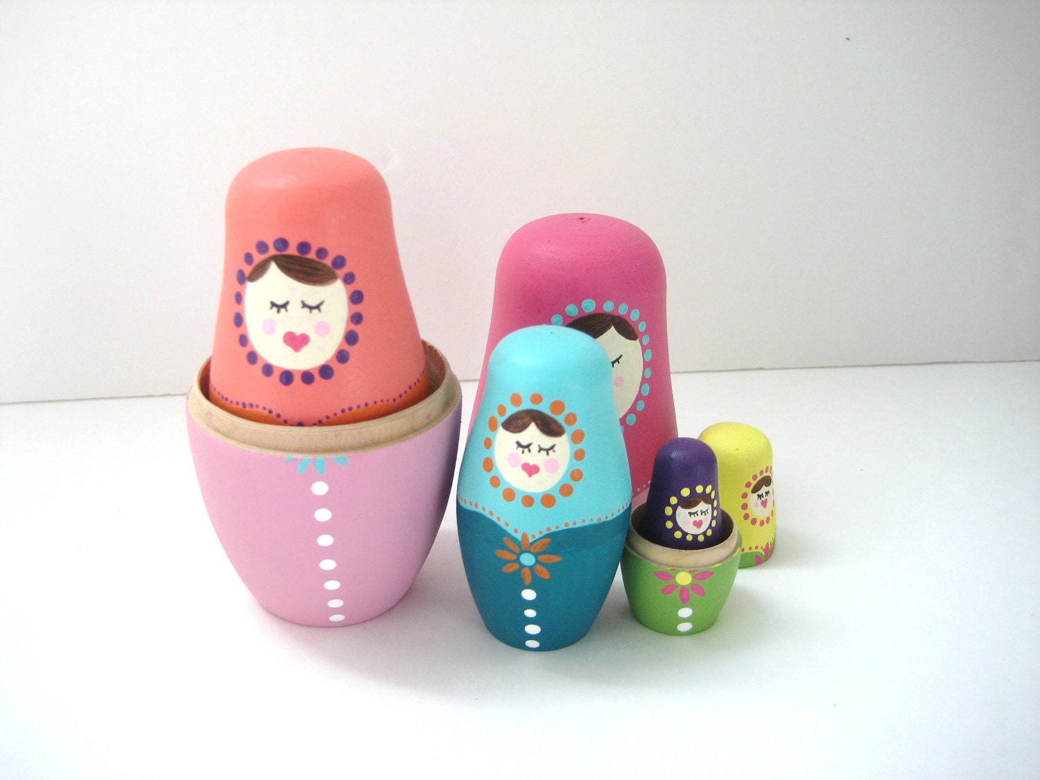 Babushka Nesting Dolls - Handpainted Folk Art - Bright Pretty