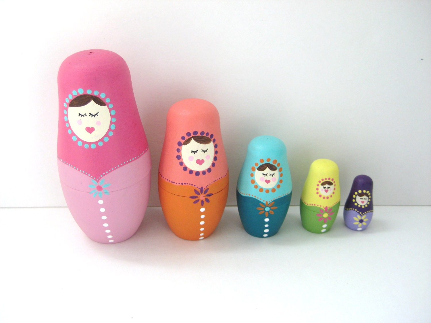 Babushka Nesting Dolls - Handpainted Folk Art - Bright Pretty