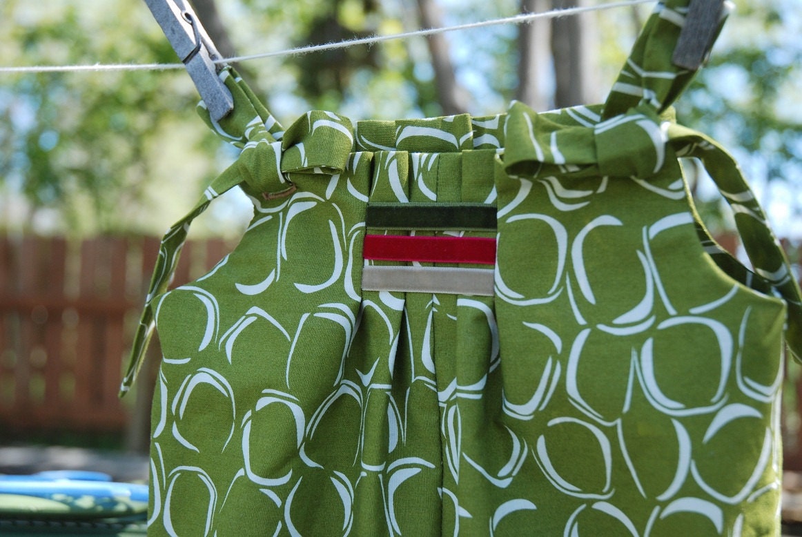Little Olive Romper - Green jumper - Toddler jumper - Velvet trim - Original design -Vintage inspired