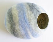 M size cat bed/cat cave/cat house/blue-grey felted cat cave (With GIFT pad)