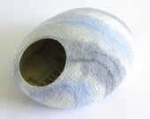 XL size cat bed/cat cave/cat house/blue-grey felted cat cave (With GIFT pad)