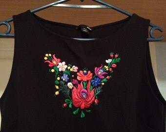 Black dress emboridered to order
