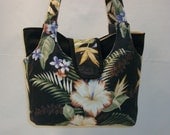 Beautiful Shoulder Bag in Hibiscus Glory
