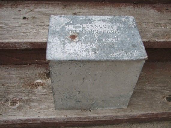 Metal Insulated Vintage Milk Dairy Box Bailey Farm by MaxsAttic