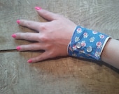 Kowgirl HandCuffz (blue & flowers)