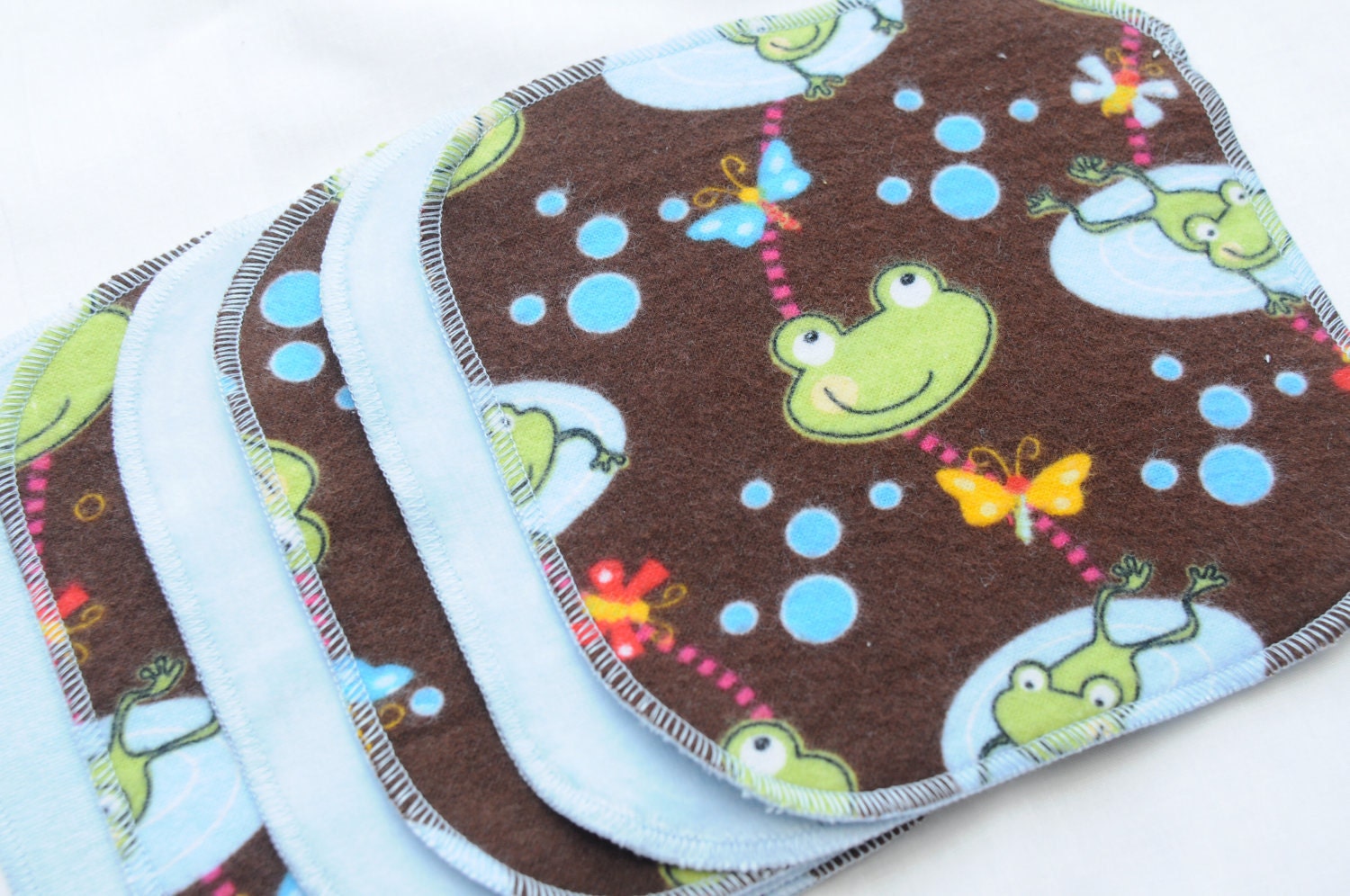 Set of 6 Cloth Wipes<br>Cotton Velour and flannel<br><b>Leaping Frogs</b>