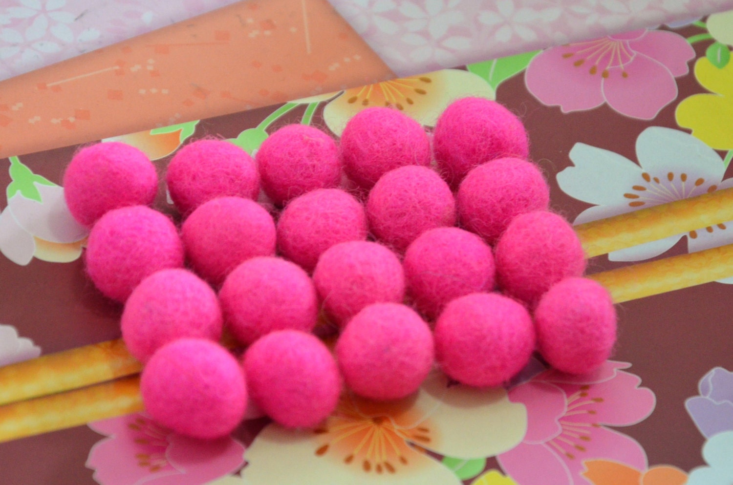 20pcs Hot Pink Wool Felt Balls (2cm)