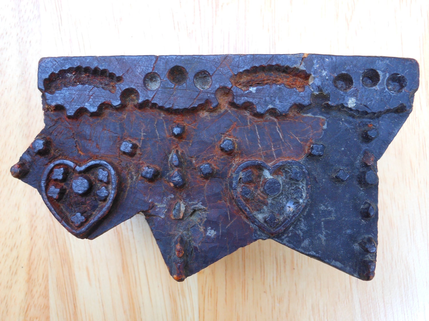 VINTAGE HANDCARVED WOODEN Printing Block for Fabric or Paper  ...  Hearts  ...  Paisley  ... Circa  1950's