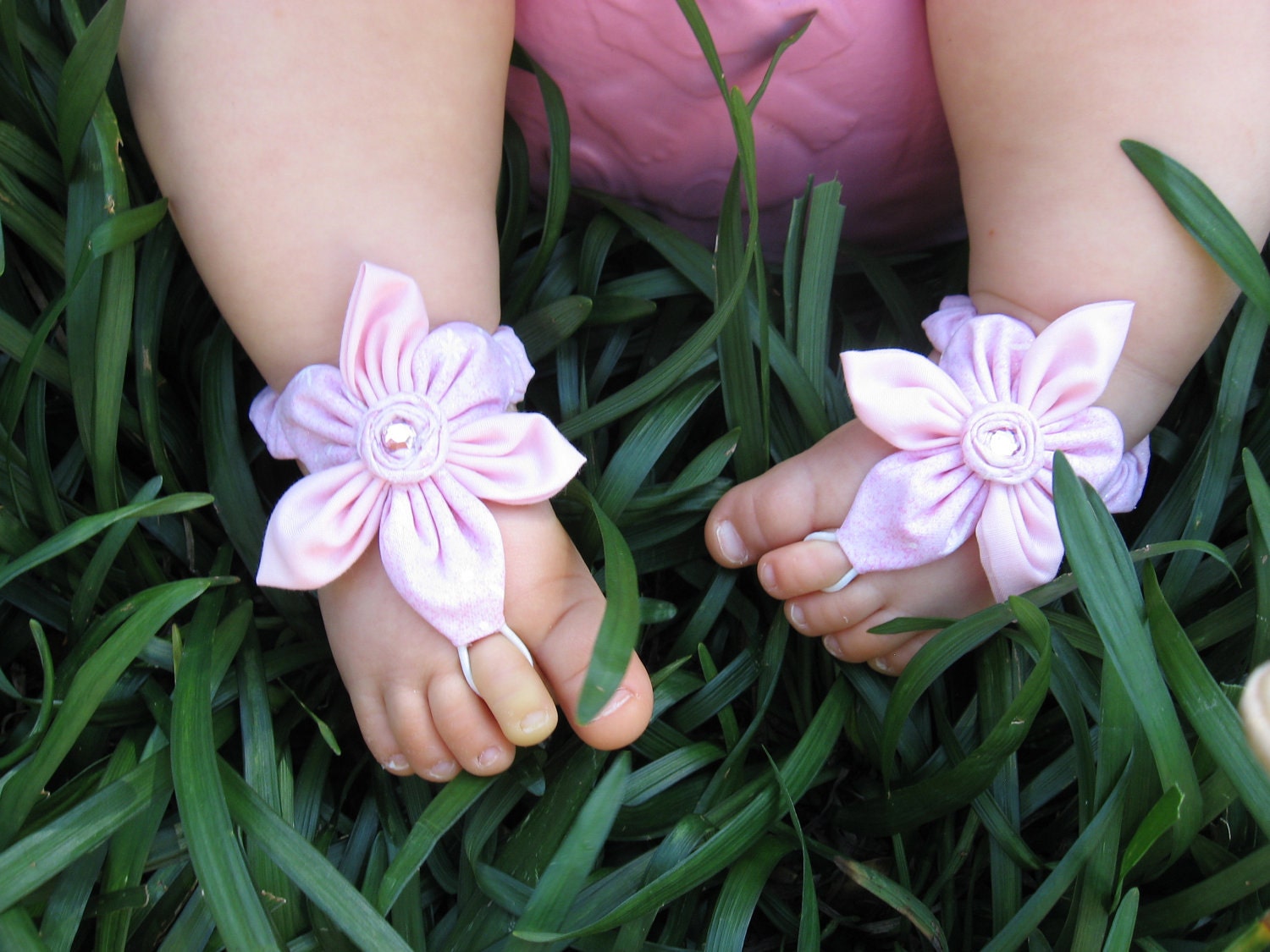 Baby Barefoot Sandals Soft Pink wRhinestone Center by LillysLn