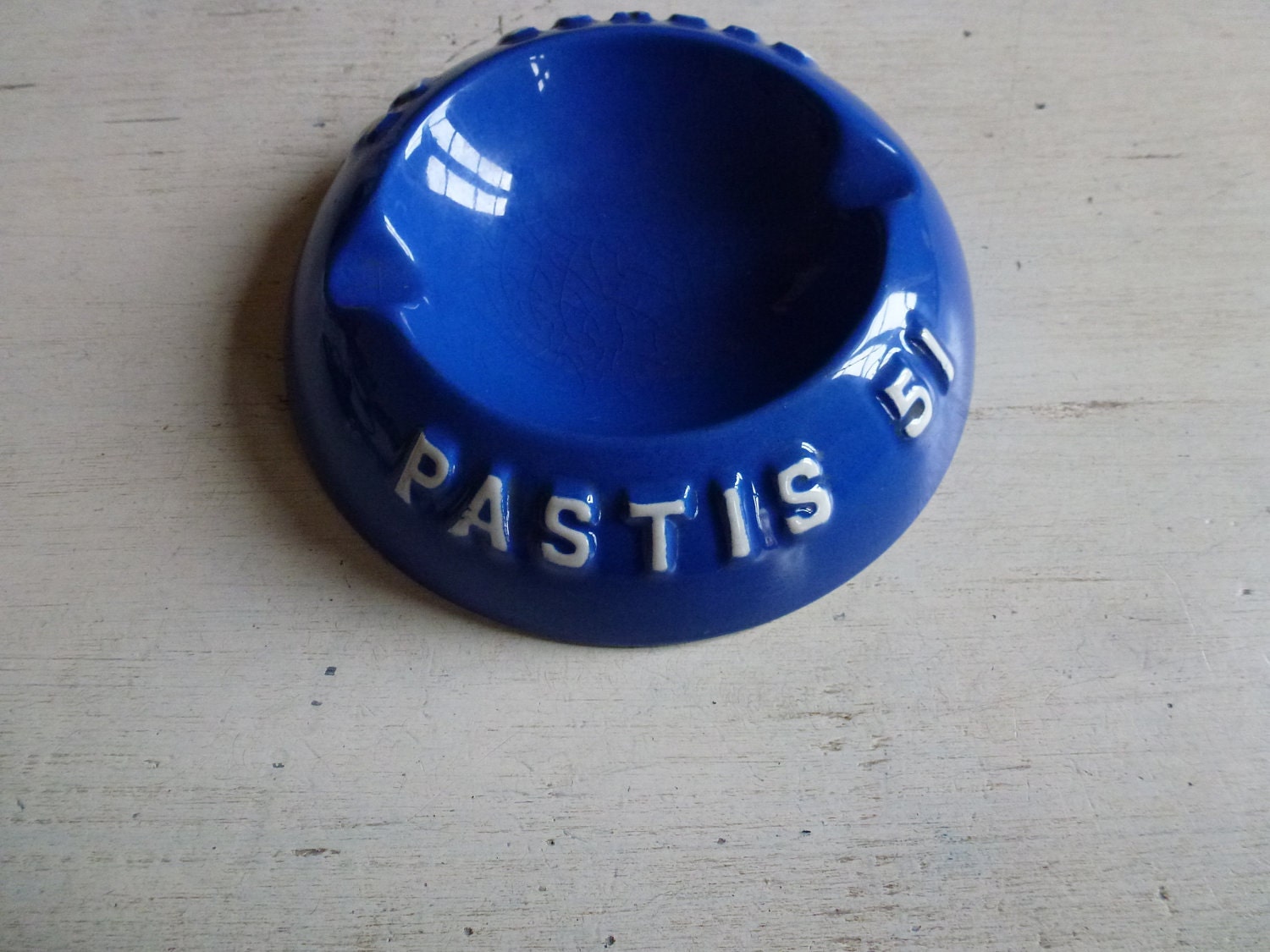 Pernod pastis French ashtray, beautiful blue