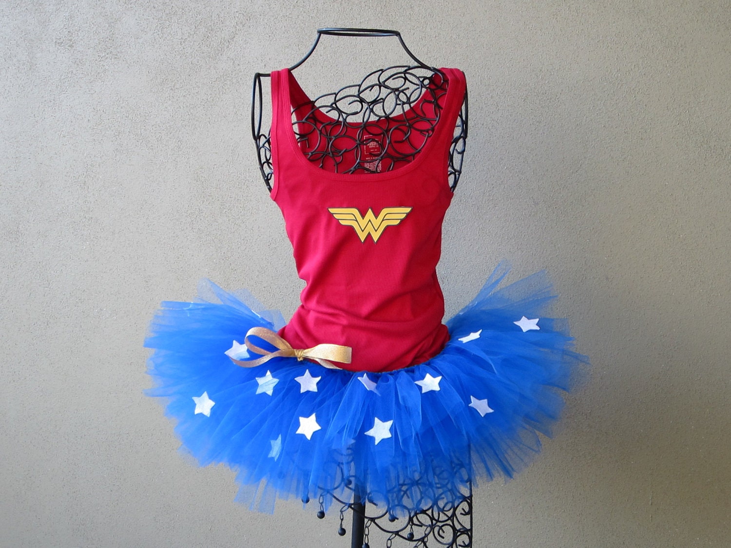 Running Tutu: Wonder Woman Custom Racing Tank and Pixie Length (9 inch) Tutu