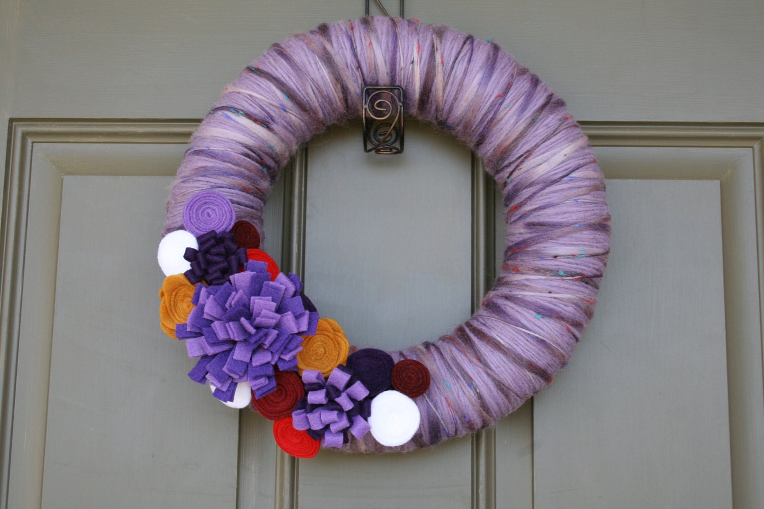 Yarn Wreath/Felt Flowers/Purple Ribbon