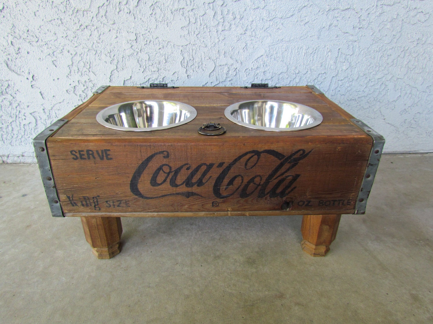 dog bowl holder pet elevated feeder and storage station made from a Coca Cola crate repurposed into pet dish upchucked Vintage 4paws - VintageCrateFeeders