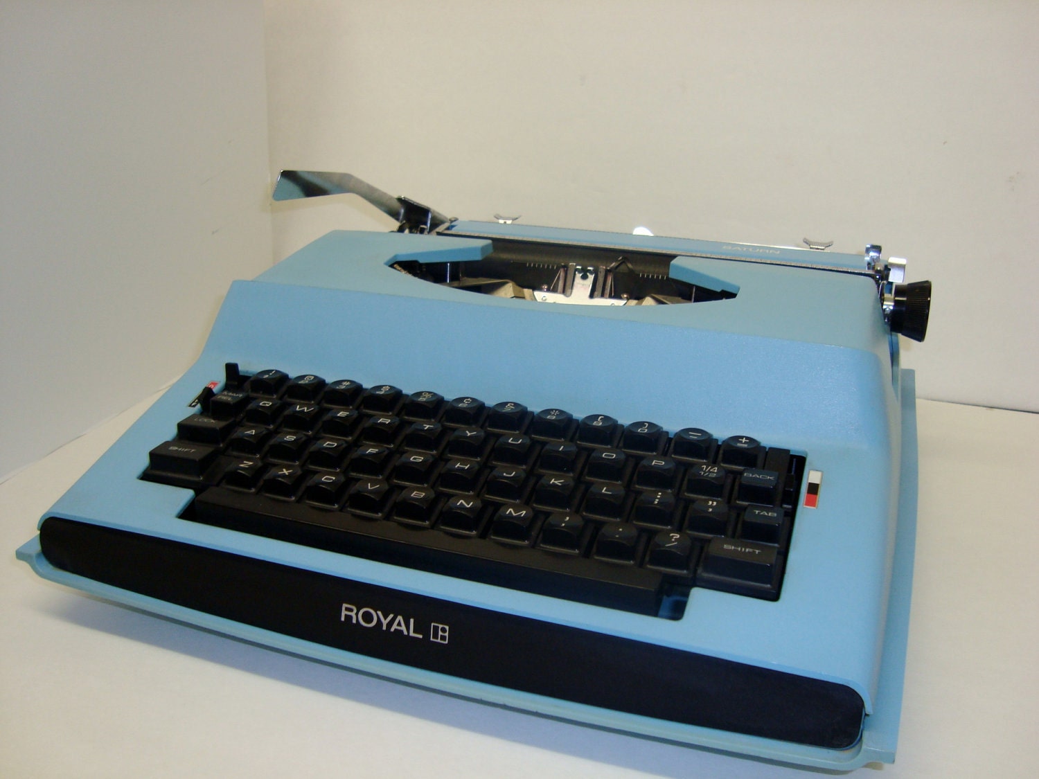 Royal Saturn Electric Typewriter in Beautiful Blue