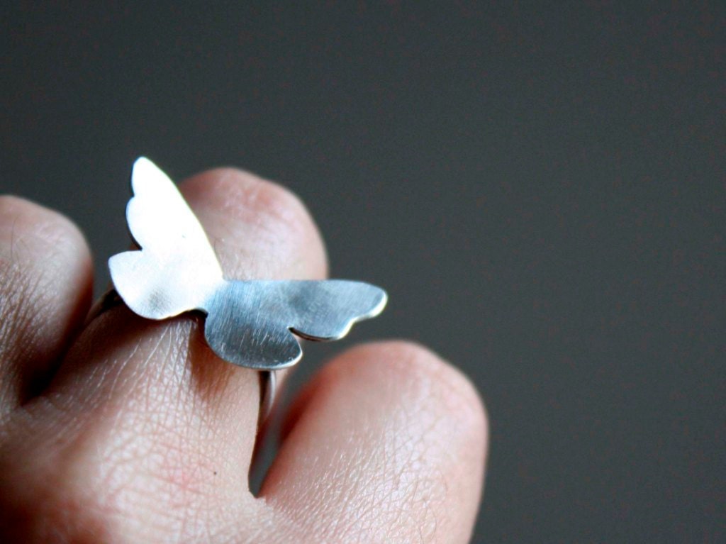 Butterfly silver ring, romantic and simple sterling silver ring, feminine, elegant and comfortable to wear, Nabi, made to order