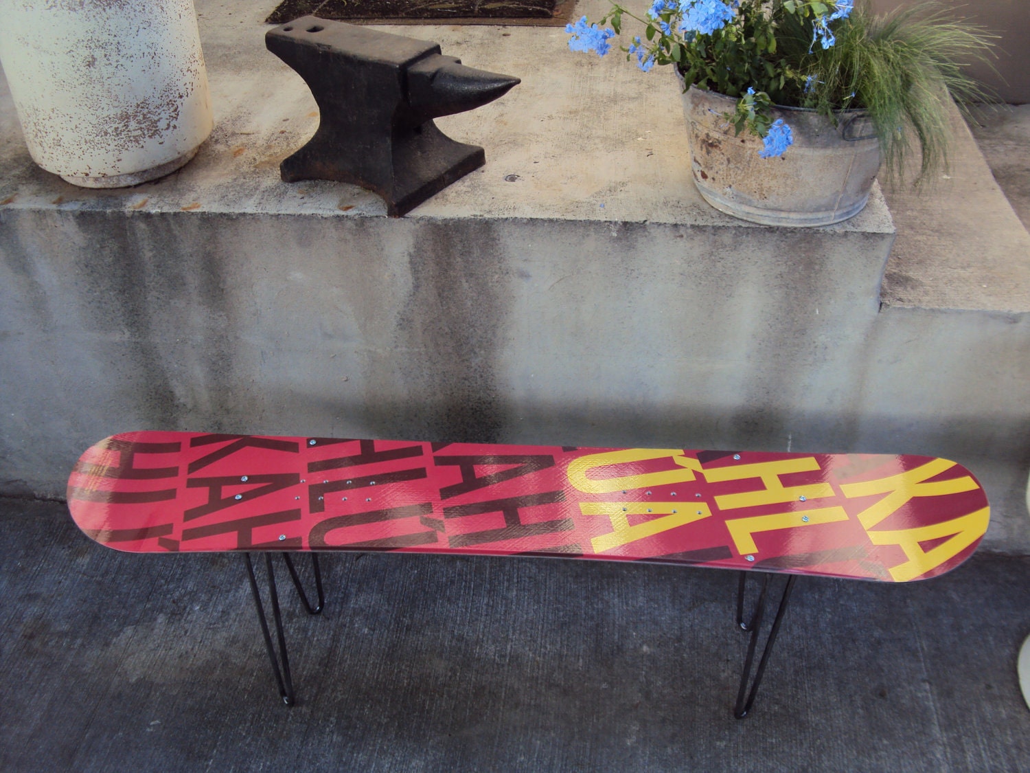 Industrial Snowboard Coffee Table : Deliciosa