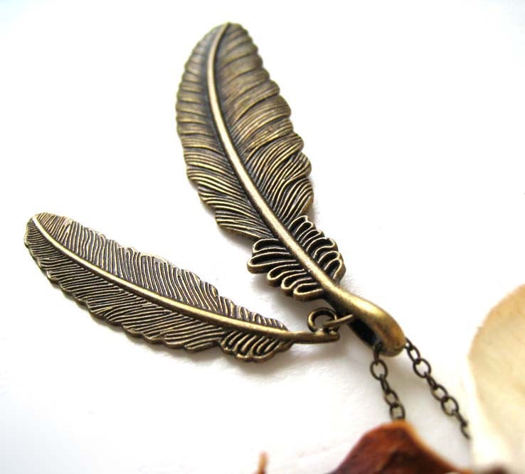 Antique Brass Long and Short Feathers Pendant Necklace