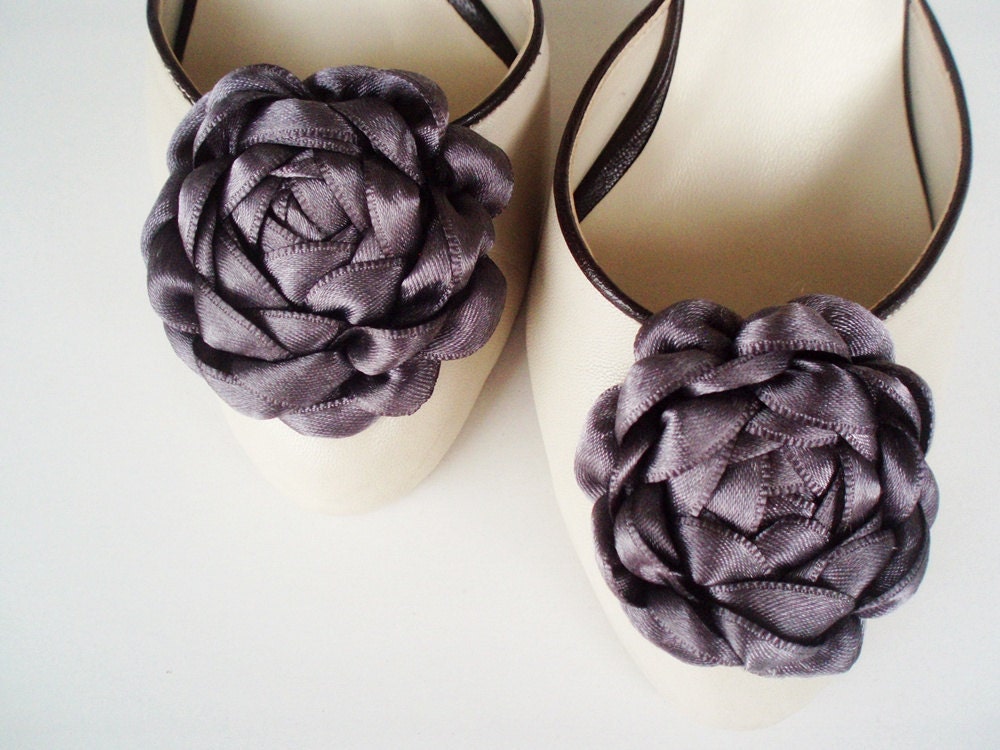 Grey Ribbon Flowers Shoe Clips