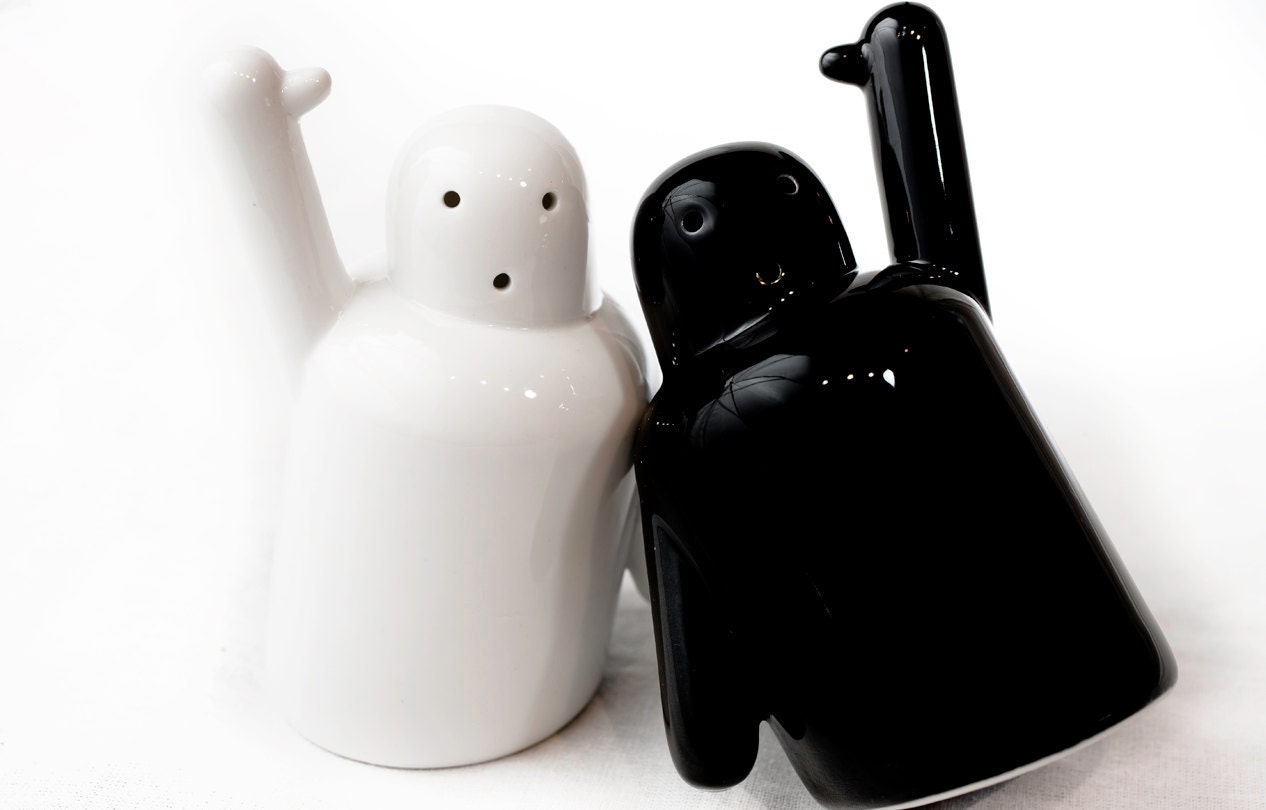 Ceramic 'Pik Me' Salt and Pepper Shakers. Cute and modern.