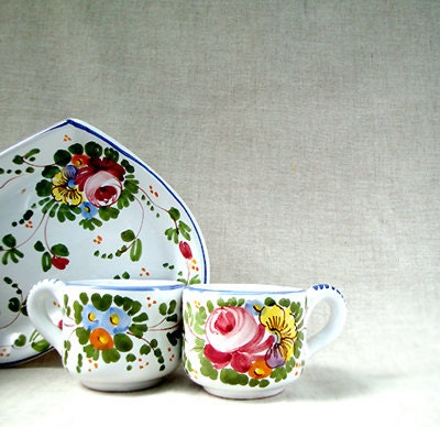 Set of Italian cups coffee for 2 in majolica ceramic .