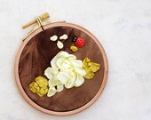 Hand embroidery wall hanging - 4.5" - Pale yellow rose leaves end buds