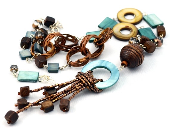 Samba - Beaded Necklace and Earrings Set