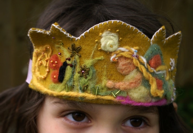 Waldorf Birthday Crown - SALE- organic - plant dyed wool felt - Summer Flower Fairy