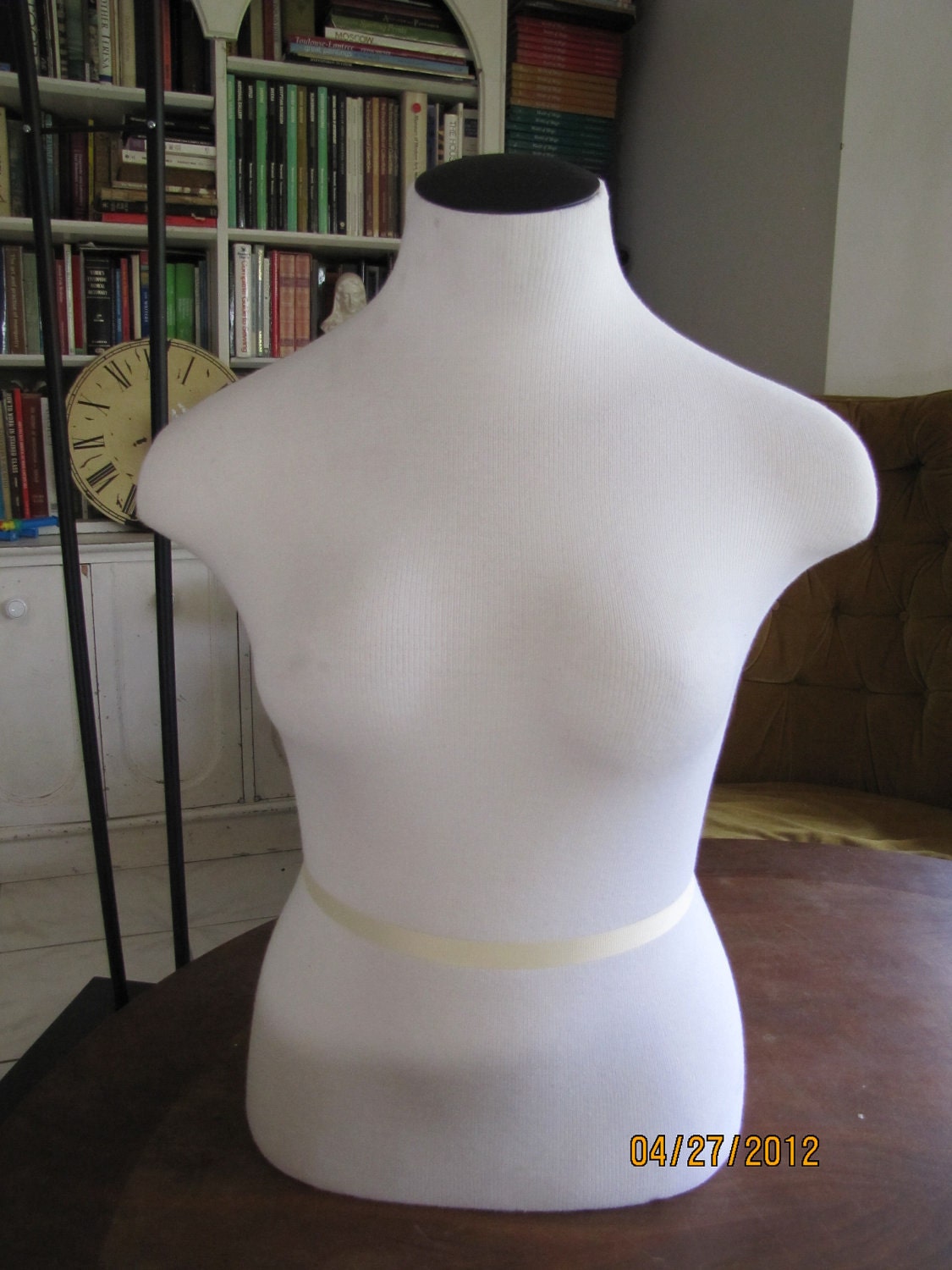 life size pin-able Mannequin Female Torso Dress Form Doll For Artist,Dressmaker,retail display & advertising Shapely Woman stand nude