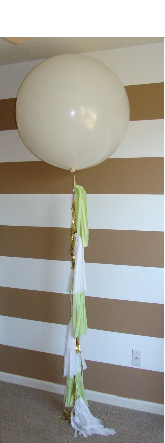 White Custom Creation Big Round Balloon Tassel Garland