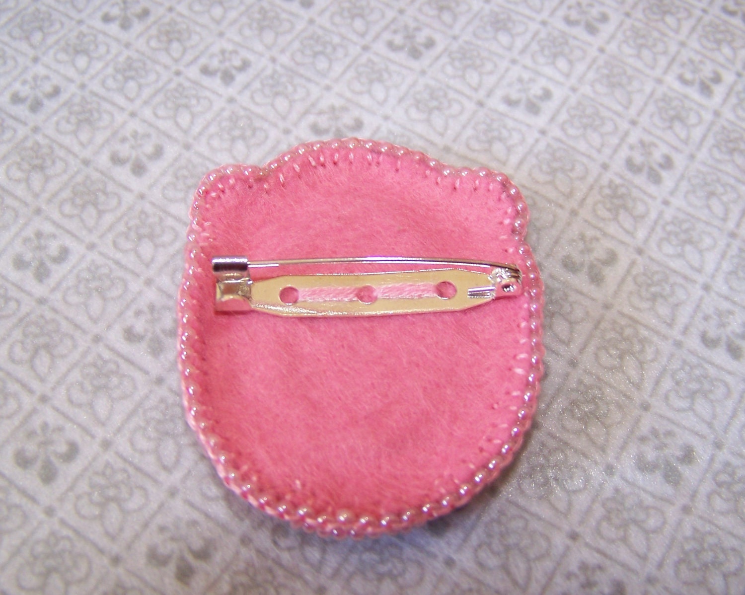 Pink Teddy Bear - Pink Agate Bead Embroidery Brooch - pink - white
