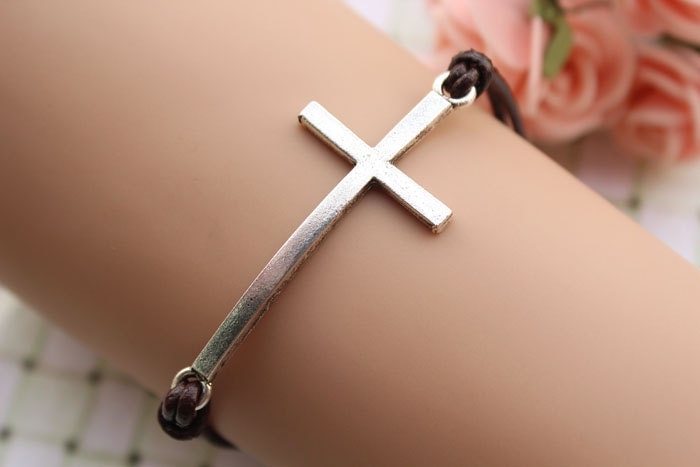 cross bracelet,retro silver big cross pendant bracelet,brown leather bracelet---B114