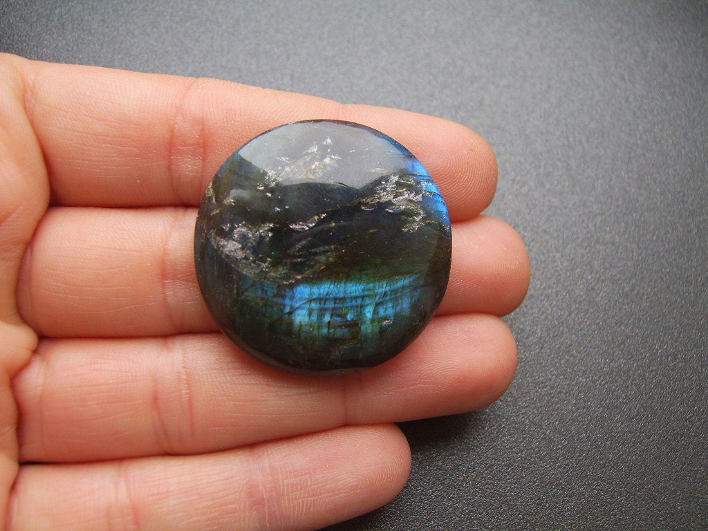 Labradorite AAA Flashy Fire round cabochon 34mm