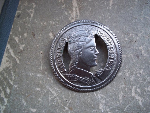 Vintage Chest Badge " Latvijas Republik" from Latvia 1990s