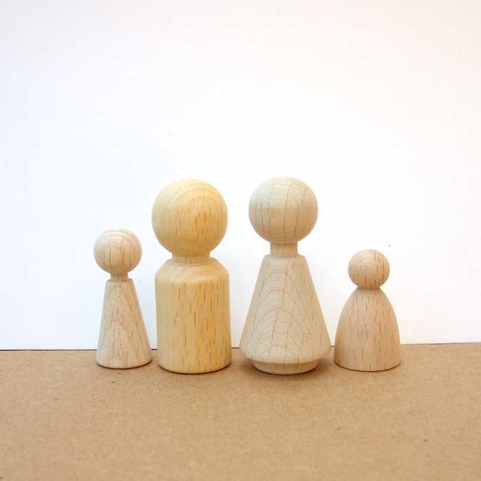small Waldorf peg Family of Wooden pocket doll 4 members .home Decoration, party favors, beige white, statteam