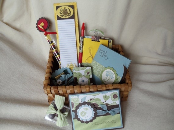 Mother's Day Gift Basket - Chocolate, Notes and Memories