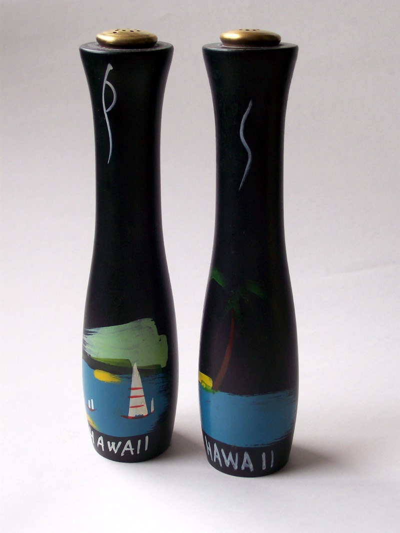 Vintage Wooden Salt and Pepper Shakers Hawaii Souvenir Handpainted