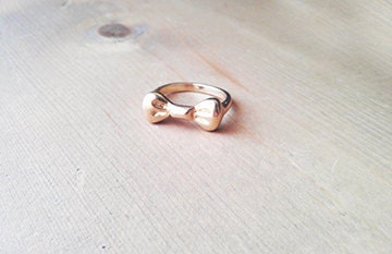 Dainty Gold Bow Ring