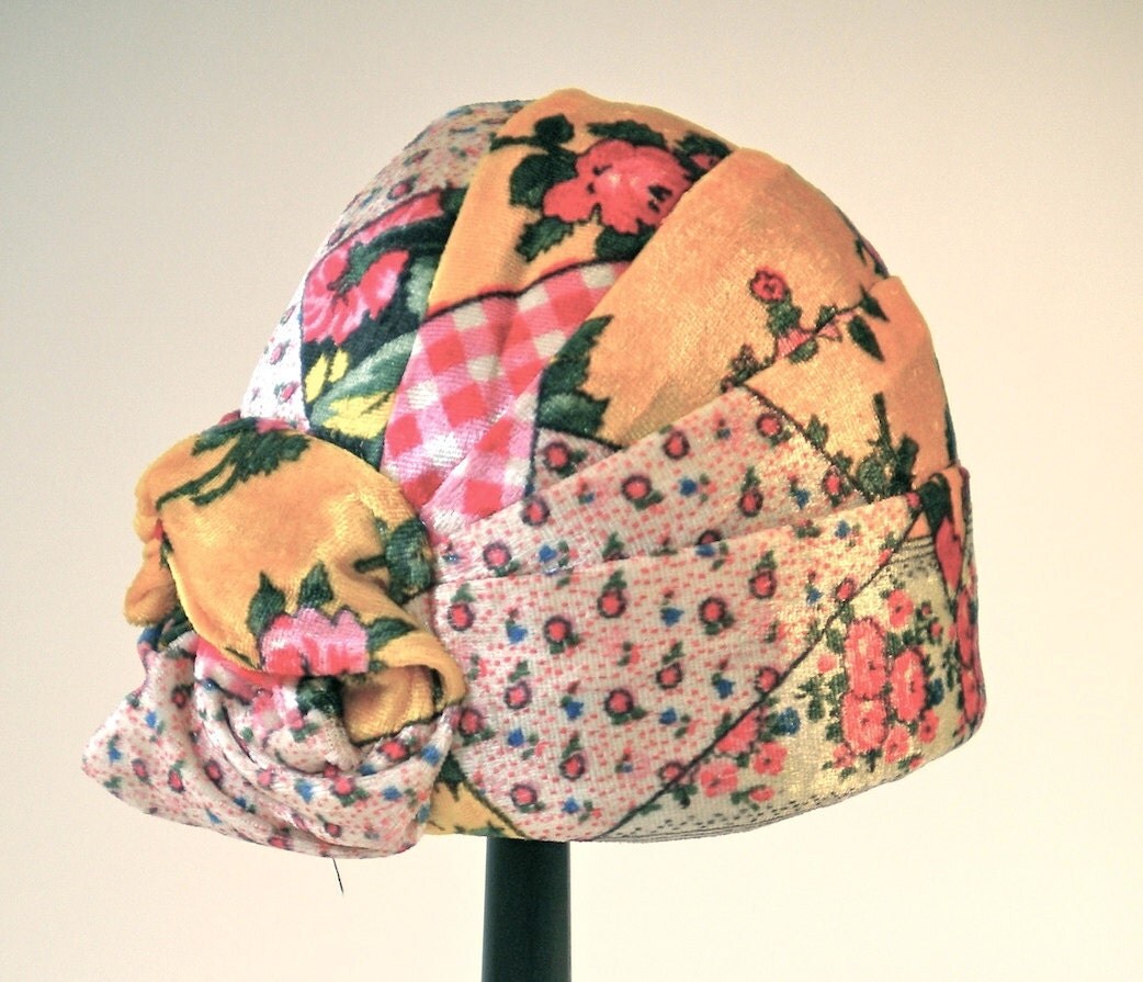 1970's Velvet Cloche Hat