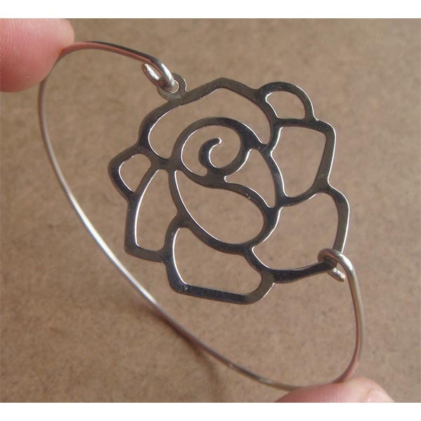 Flower Bangle Bracelet, Simple Everyday Jewelry, Elegant gift, Bridesmaid Gift, Bridal Wedding Jewelry
