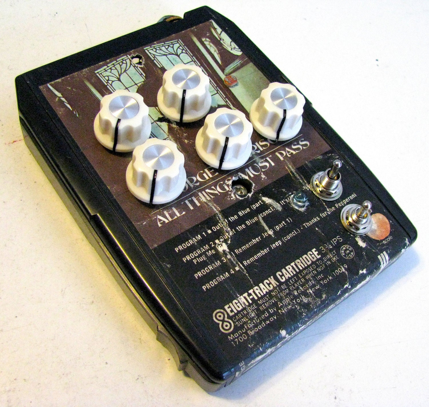 BAD TATTOO - 4 Voice Cap-Switch Oscillator