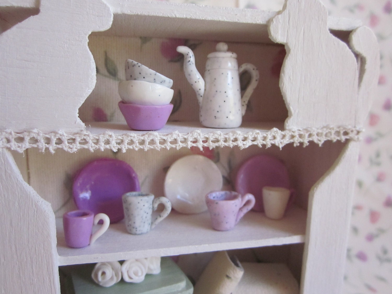 Dollhouse Shabby Chic Cat Dresser