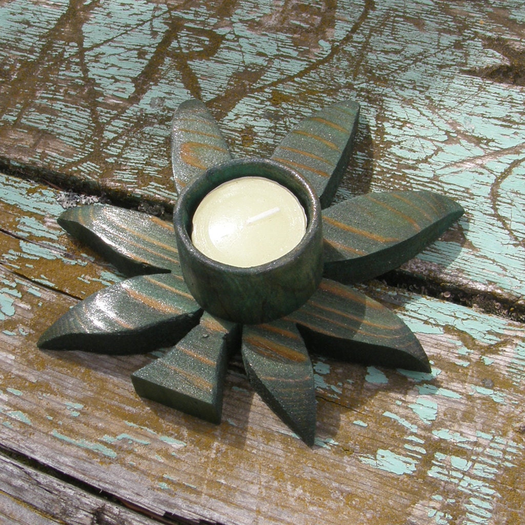 Sweet Leaf: 6" tea lite candle holder - Green