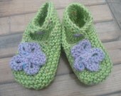 knitted green booties with lilac detail