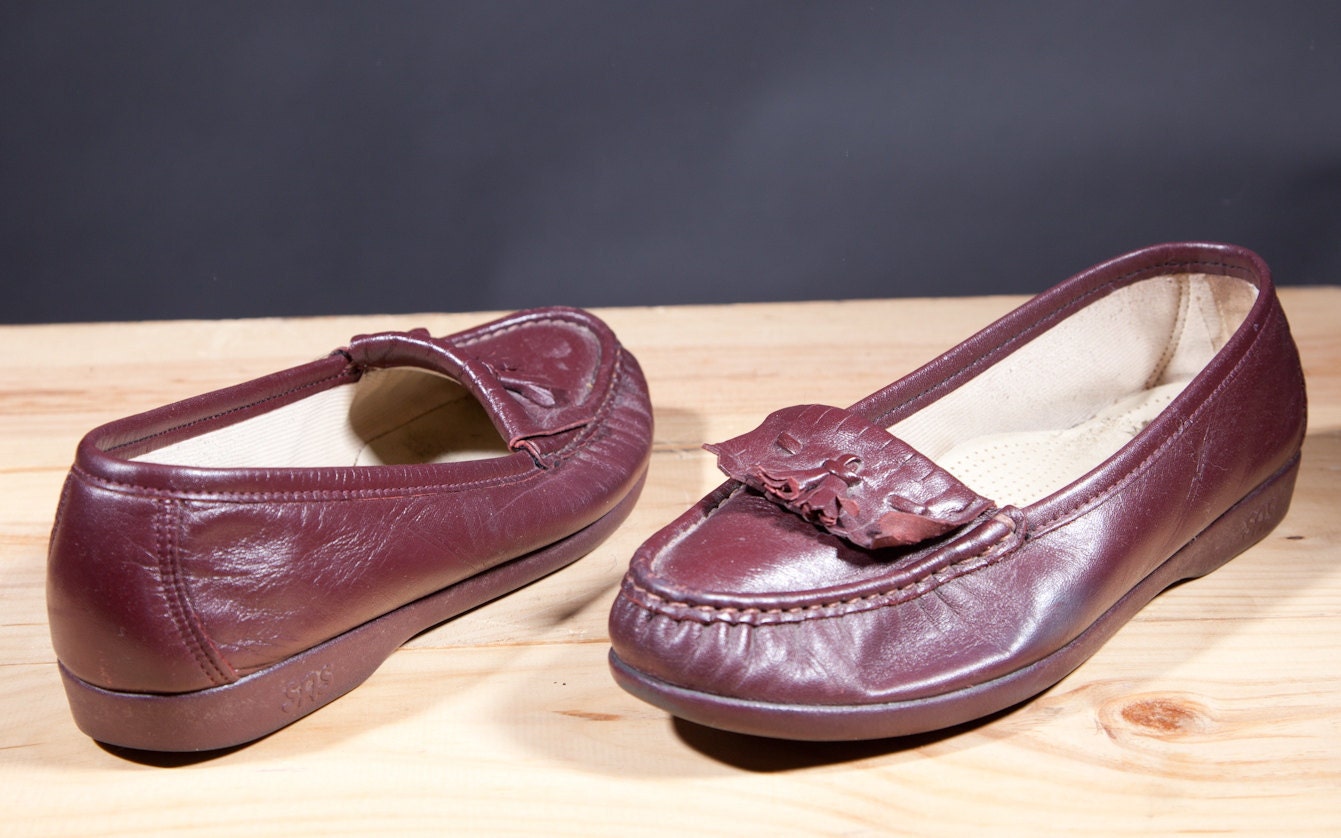 Comfy 1980s leather loafers by SAS. Size 6.5.