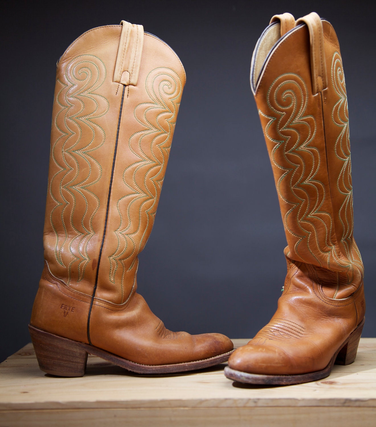 Amazing vintage Frye Cowboy boots. Size 5.5.