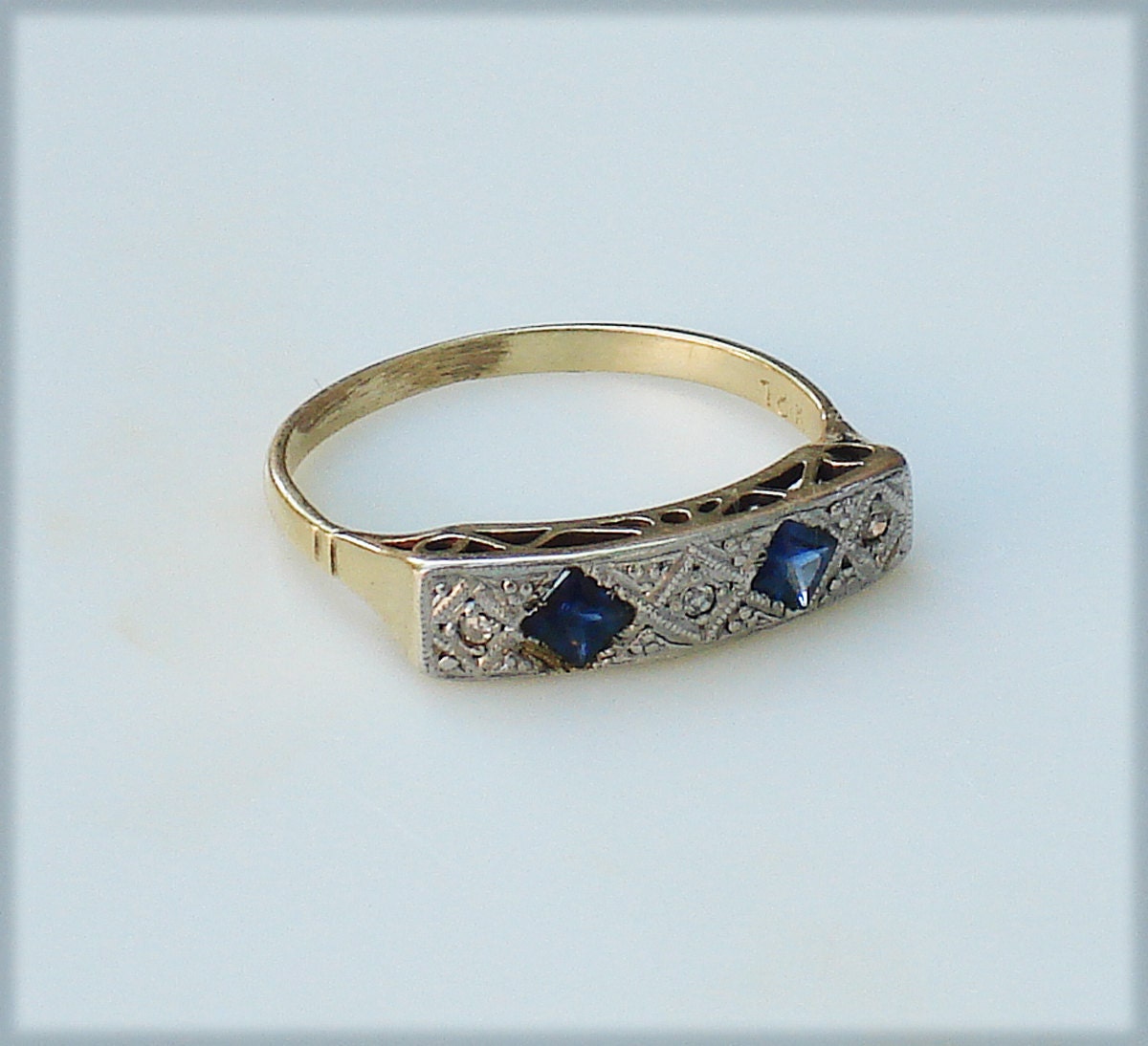 Art Deco 18k Gold and Platinum Ring with Sapphires and Diamonds