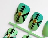 Glam Gradients: Mint 24 Nails