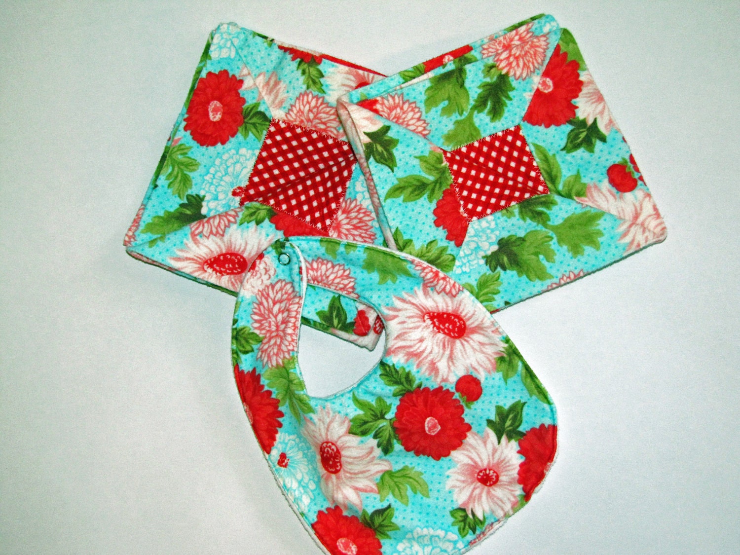 Bliss Baby Bib and Burp Cloth Set  - flannel/fleece